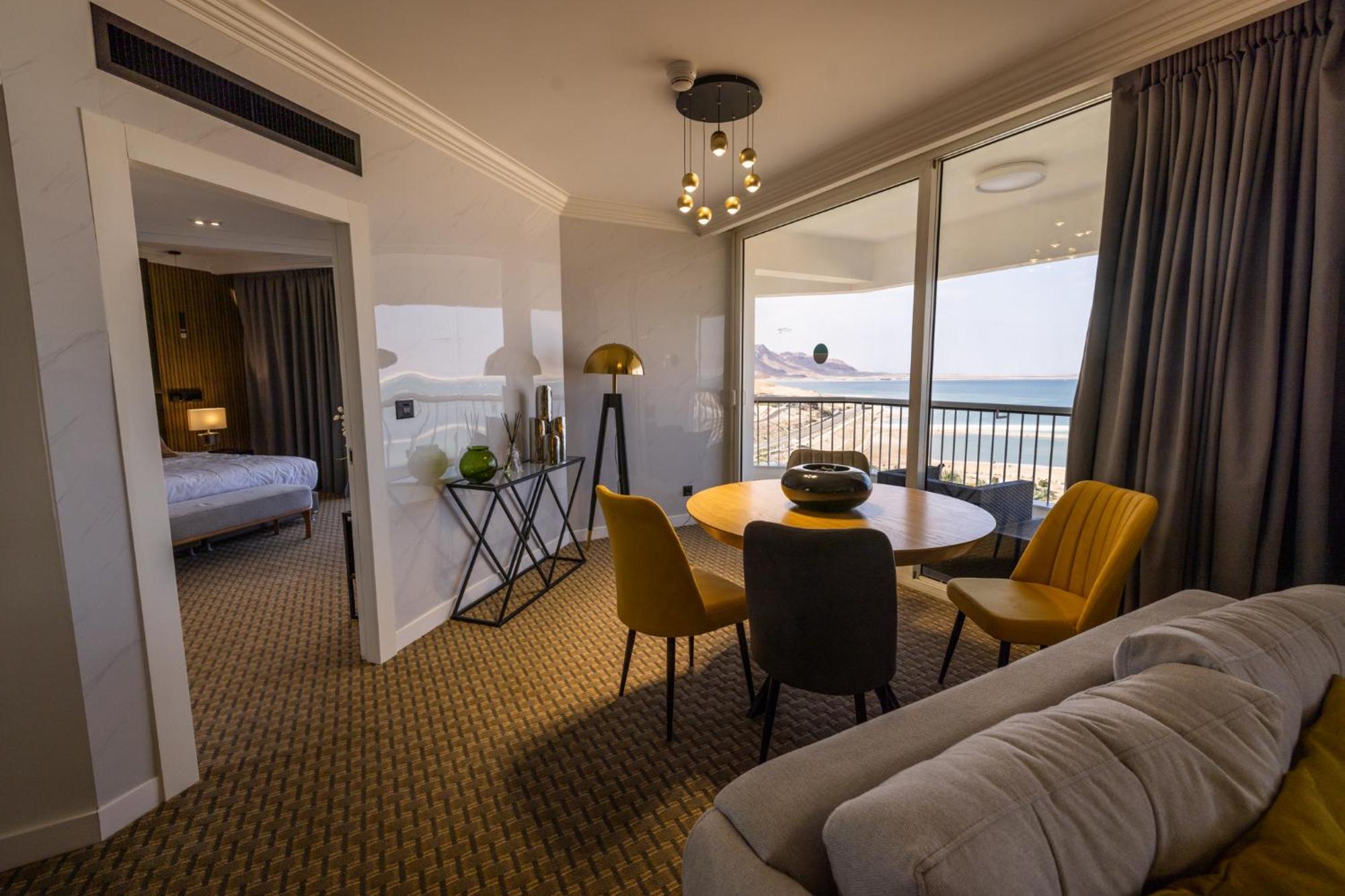 David Dead Sea Resort & Spa Ein Bokek Exterior photo Suite at the Dan Hotel